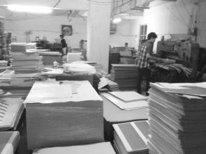 小區(qū)地下車庫變身紙盒加工廠，居民憂心火災(zāi)隱患